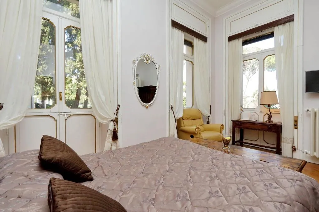 Room, Domus Monamì Luxury Suites, Rome