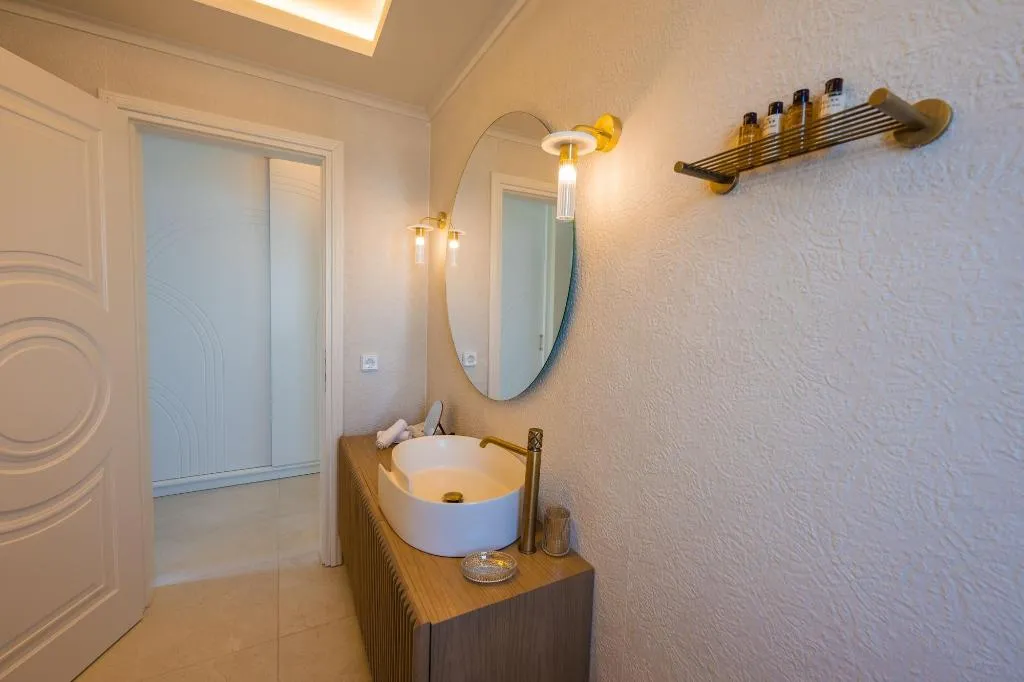 Room, La Madeleine Oia, Santorini