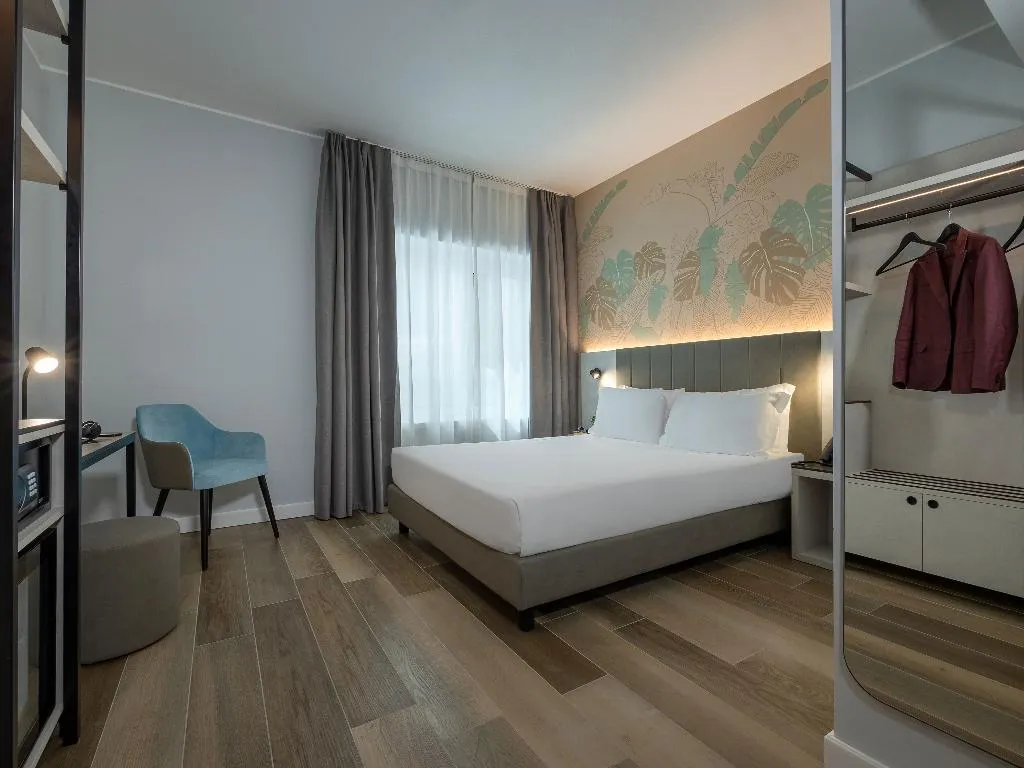DOUBLE STANDARD Room, iH Hotels Milano Centrale, Milan