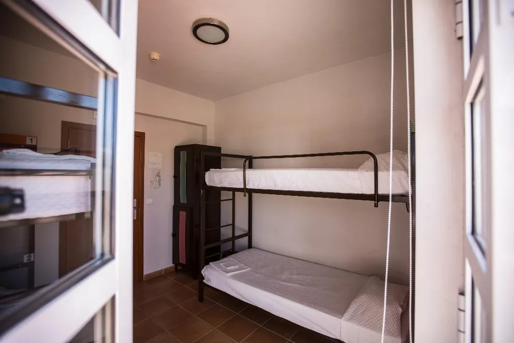 QUADRUPLE WITH SHARED BATHROOM Room, Hi Portimão - Pousada de Juventude, Algarve