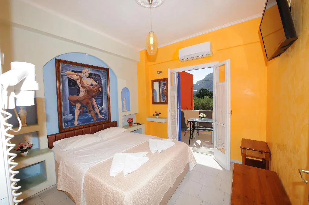 APARTMENT CAPACITY 2 Room, Orfeas Apartments, Santorini