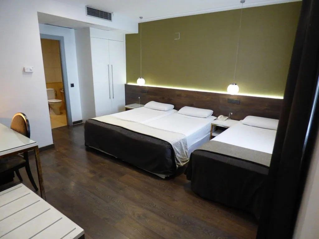 TRIPLE BASIC Room, Moderno, Barcelona
