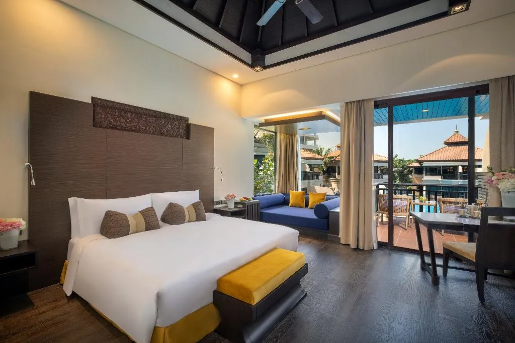 Double or Twin DELUXE LAGOON VIEW Room, Anantara The Palm Dubai Resort, Dubai