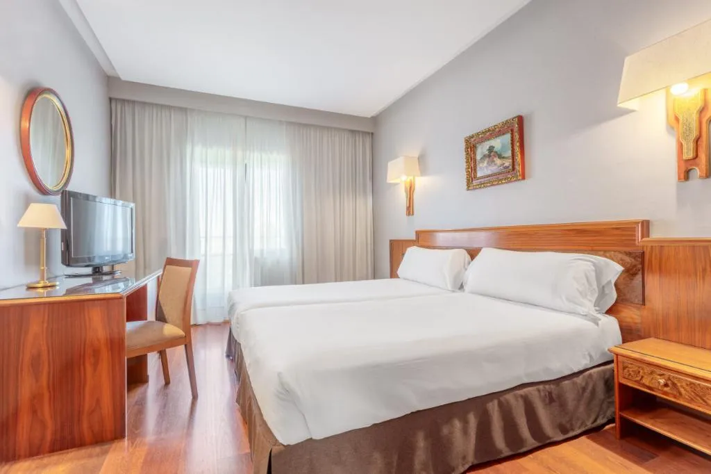 DOUBLE STANDARD Room, Crisol Regio, Madrid
