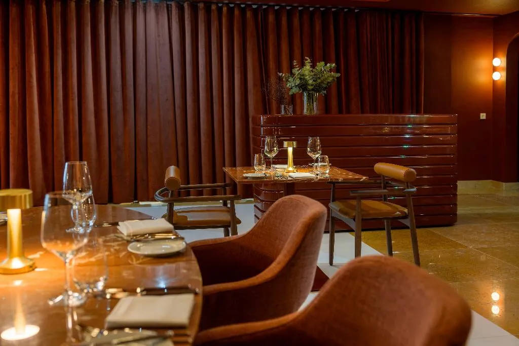 Restaurant, Cenica Porto Hotel, Curio Collection By Hilton, Porto