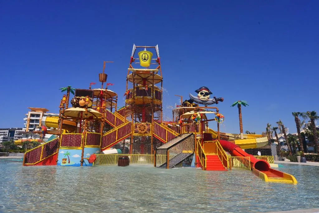 Sports and Entertainment, Azura World Hotel, Antalya