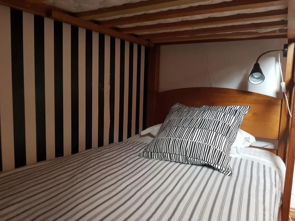 Room, Sardines And Friends, Porto