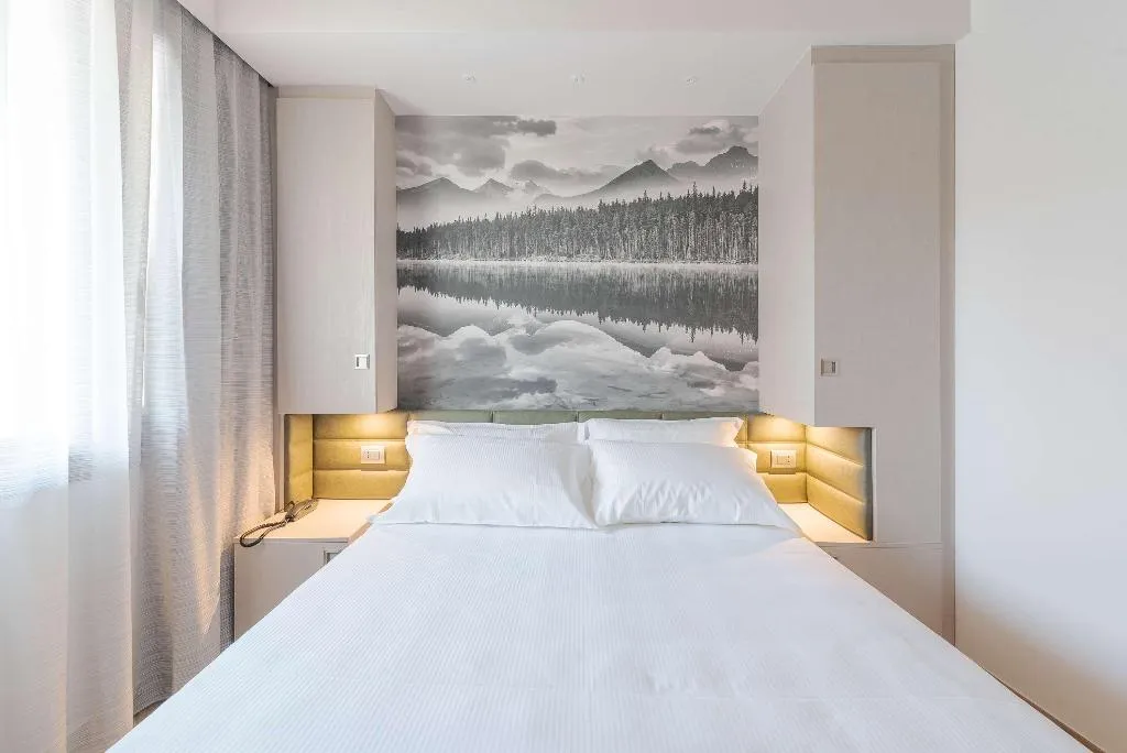 Room, Hotel Horizon Wellness & Spa Resort, BW Signature, Milan