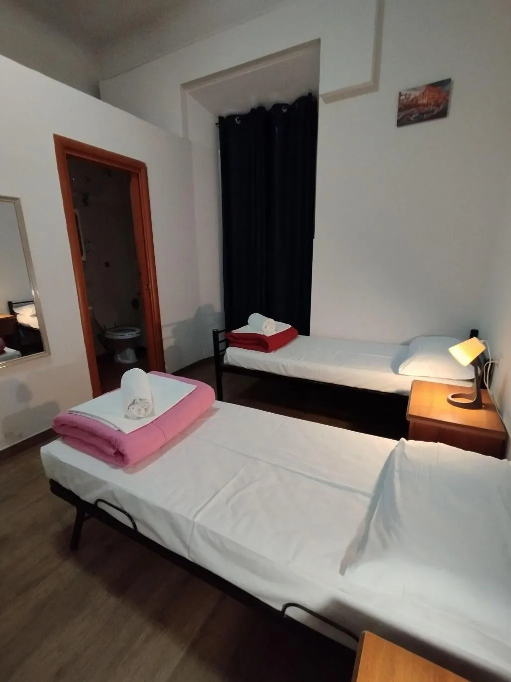 Room, Freedom Traveller, Naples