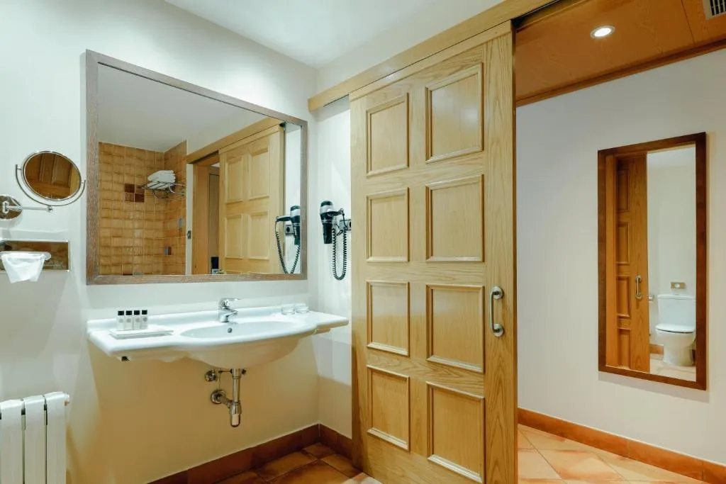 DOUBLE CLASSIC Room, Sercotel Toledo Renacimiento, Madrid