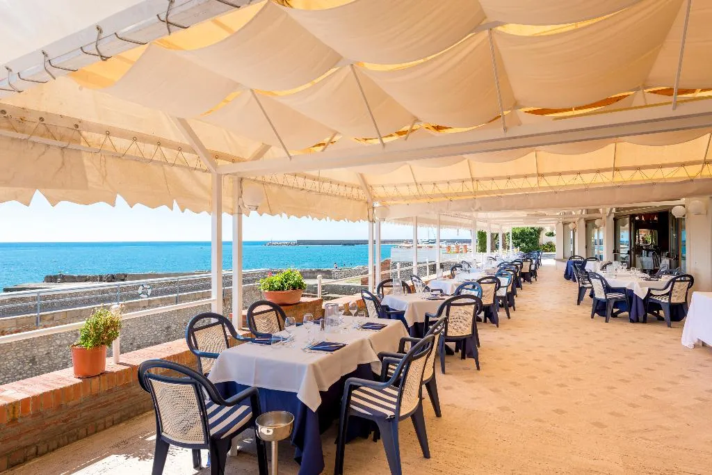 Terrace, Maga Circe, Rome