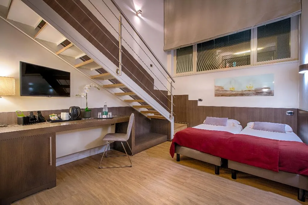 SUITE CAPACITY 4 Room, Raganelli, Rome