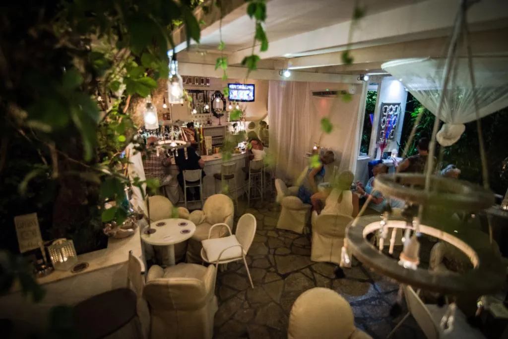 Bar, Captain House, Kefallinia
