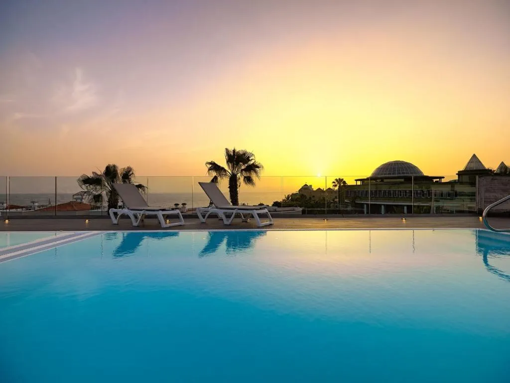 Pool, Adrian Colon Guanahani, Tenerife