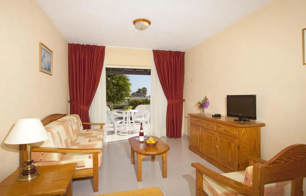 BUNGALOW SUPERIOR POOL VIEW Room, Playa Limones, Lanzarote