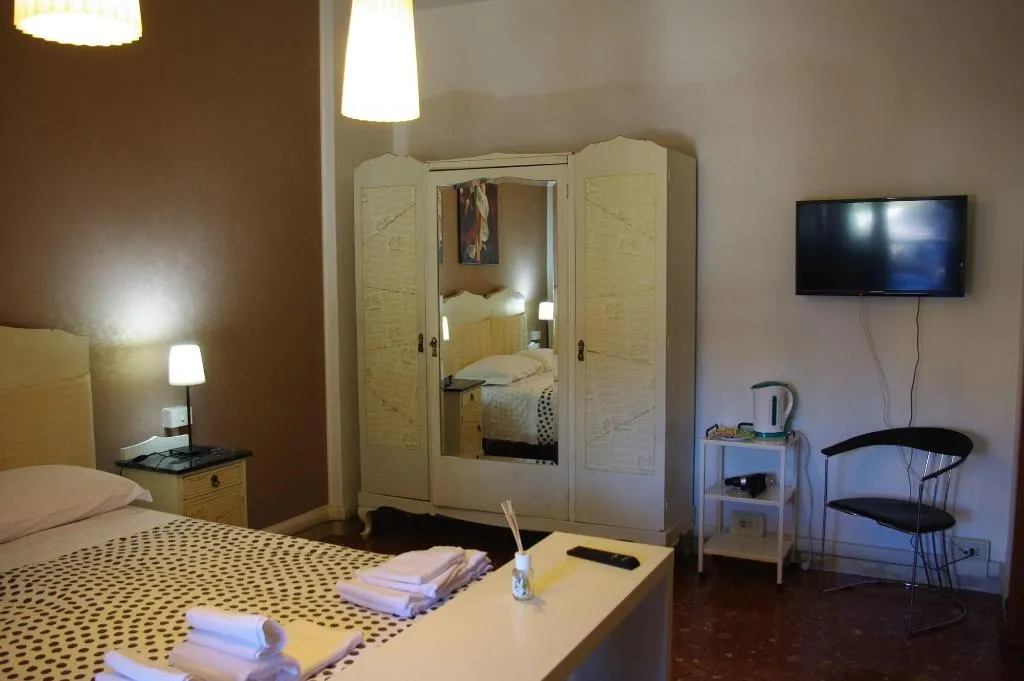 Room, Appia Avenue 639, Naples