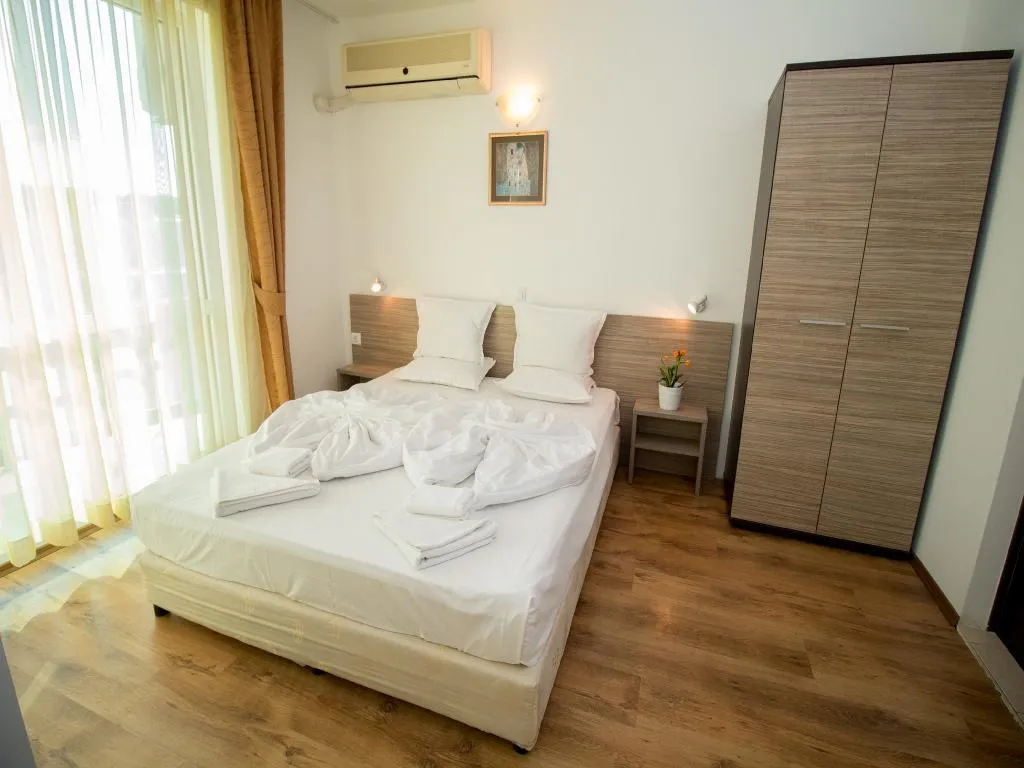 JUNIOR SUITE STANDARD Room, Clara Aparthotel & Residence, Bourgas