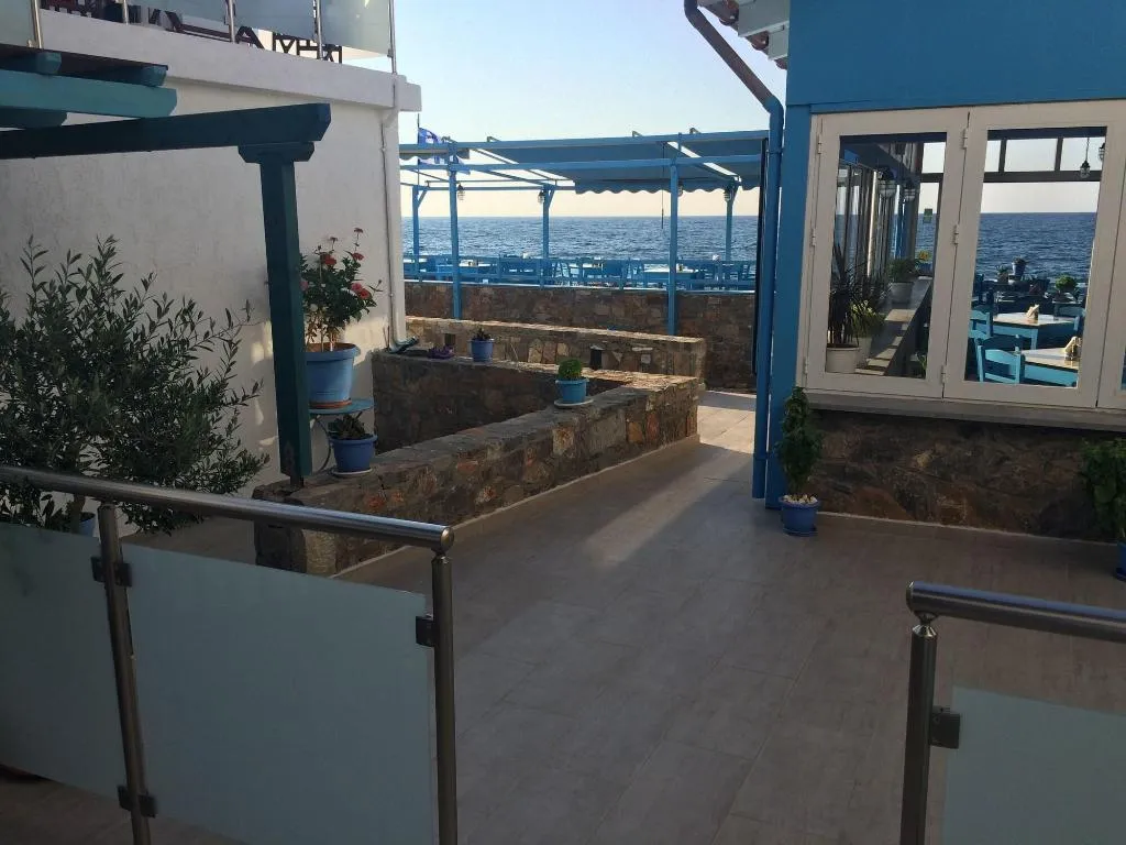 Room, Socrates Apartments & Restaurant, Crete