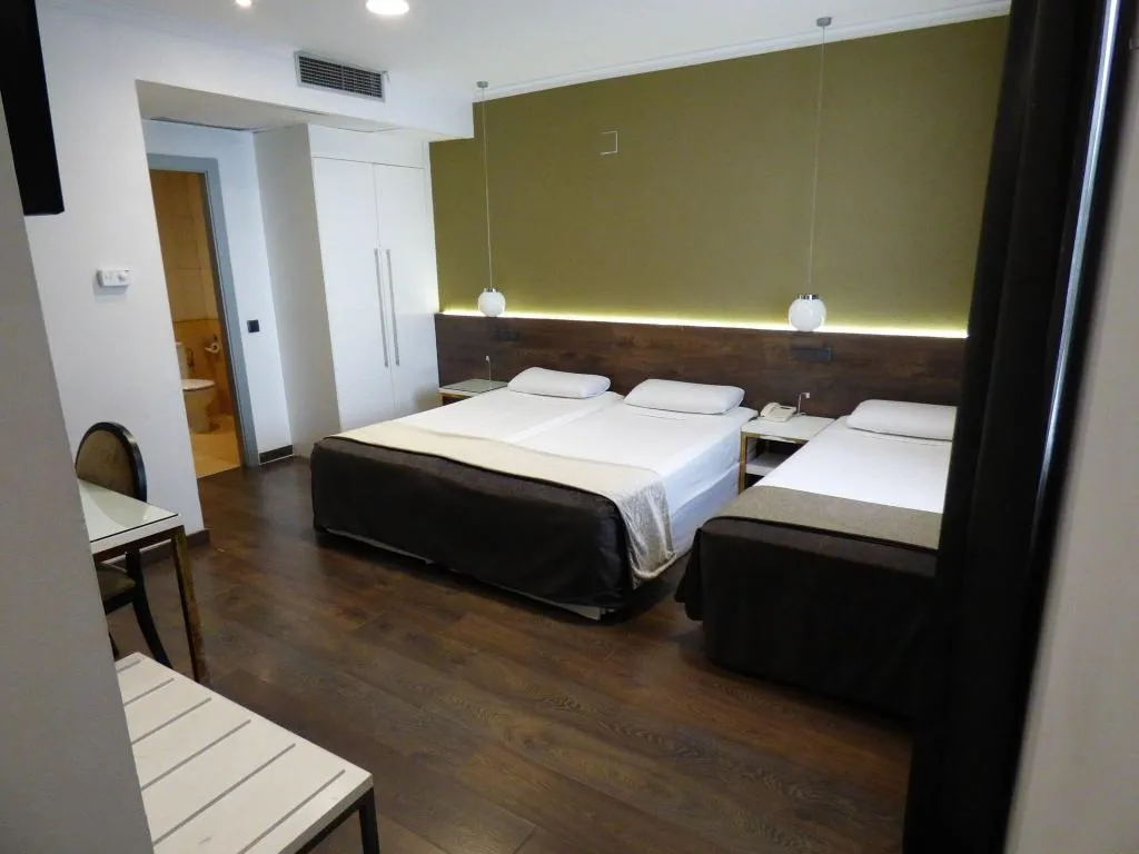 TRIPLE BASIC Room, Moderno, Barcelona