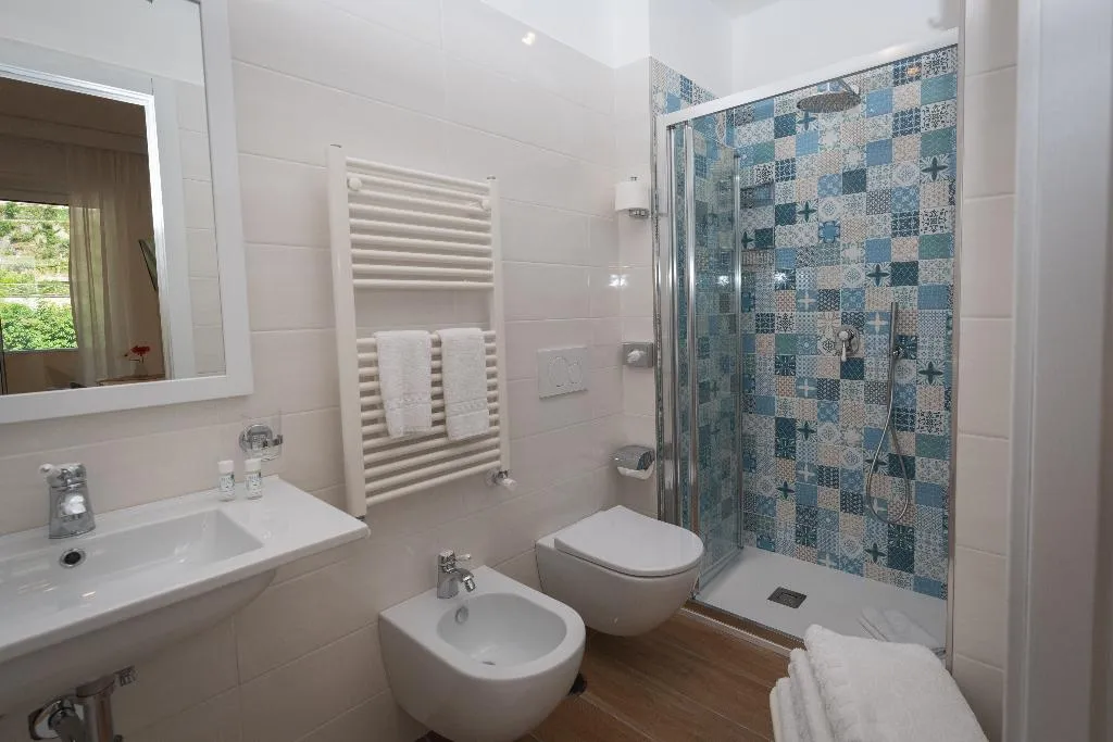 APARTMENT THREE BEDROOMS Room, Casa Vacanza San Pietro, Naples