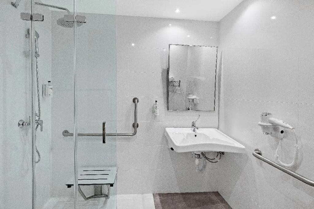 DOUBLE SINGLE USE STANDARD Room, B&B HOTEL Madrid Pinar de Las Rozas, Madrid