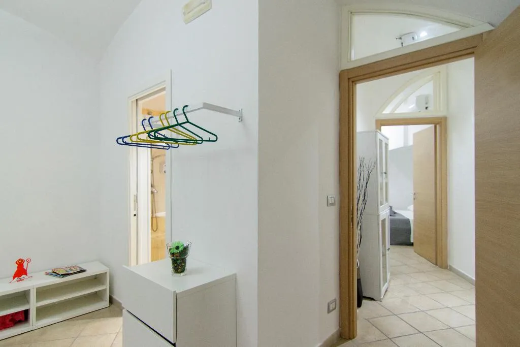 QUADRUPLE WITH BALCONY Room, Maison Du La Rua, Naples