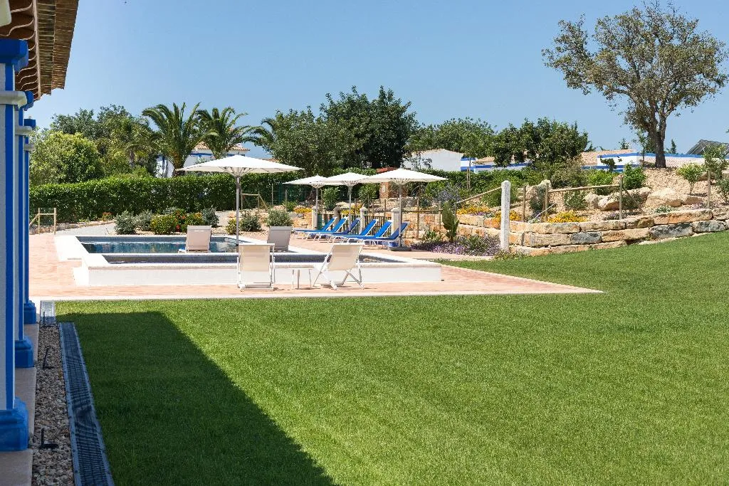 VILLA FOUR BEDROOMS Room, Shantivillas, Algarve