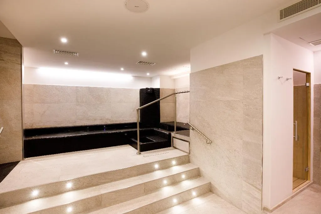 Sports and Entertainment, Villa Fiorella Art Hotel, Naples