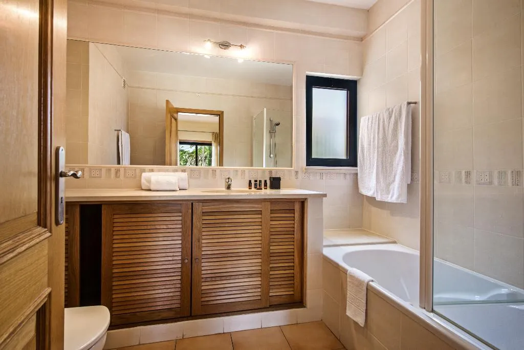 APARTMENT THREE BEDROOMS Room, Jardim da Meia Praia, Algarve