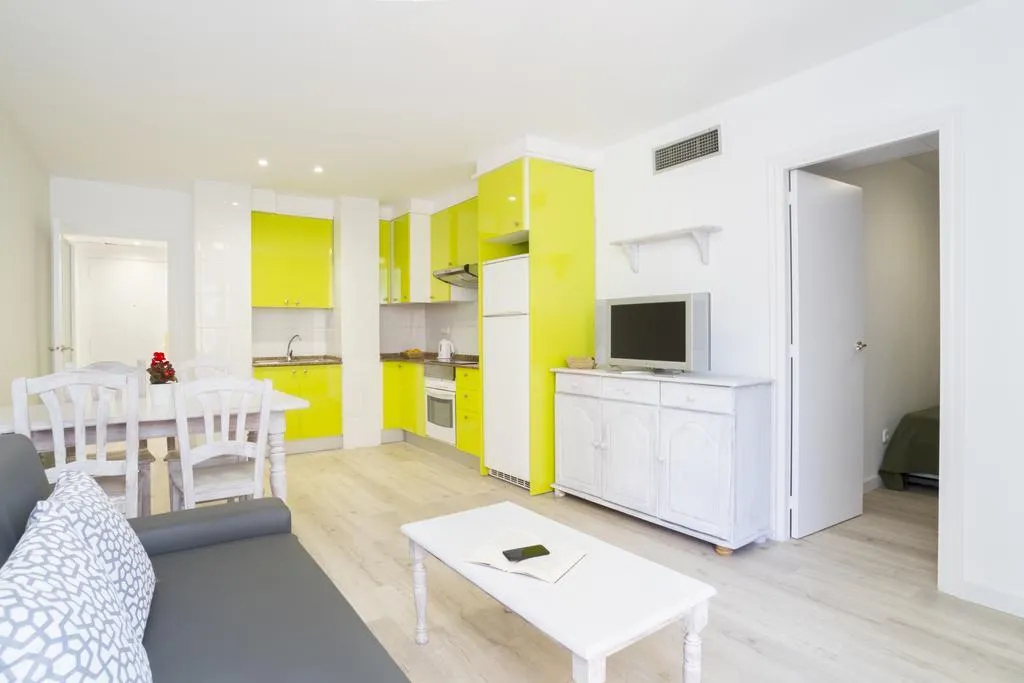 APARTMENT CAPACITY 5 TWO BEDROOMS Room, Aptos Priorat, Costa Dorada