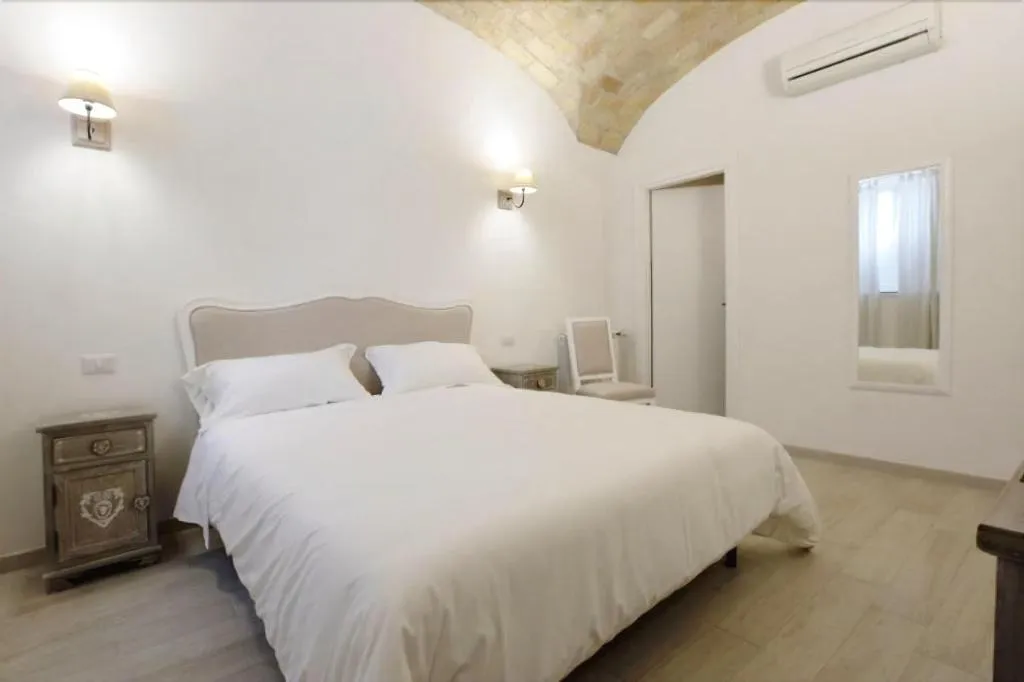 Room, Portamaggiore Room, Naples