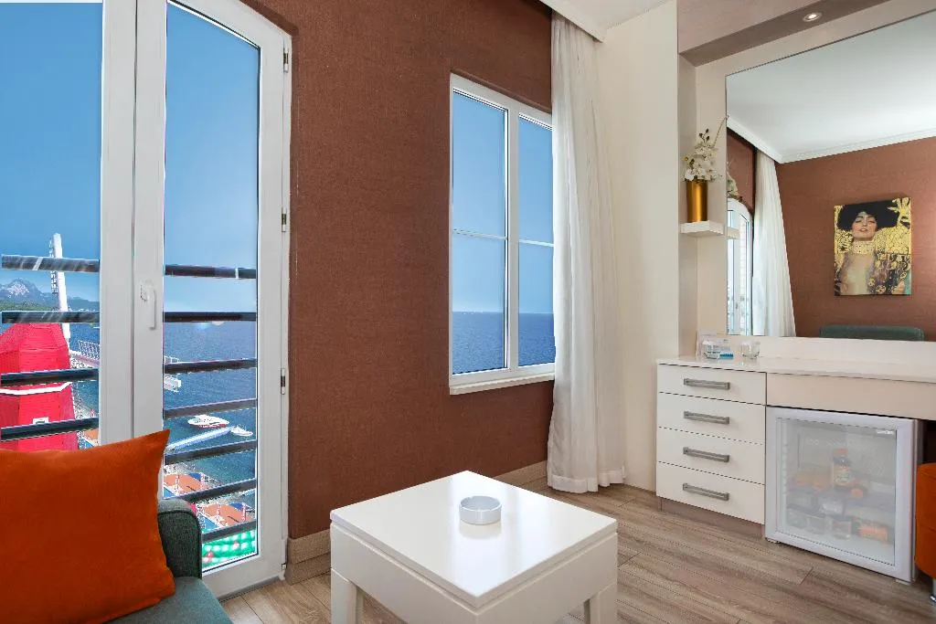 TRIPLE SIDE SEA VIEW Room, Orange County Kemer, Antalya