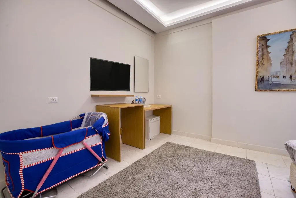 Double or Twin DELUXE GARDEN VIEW Room, Villa Khufu Pyramids Hotel, Cairo