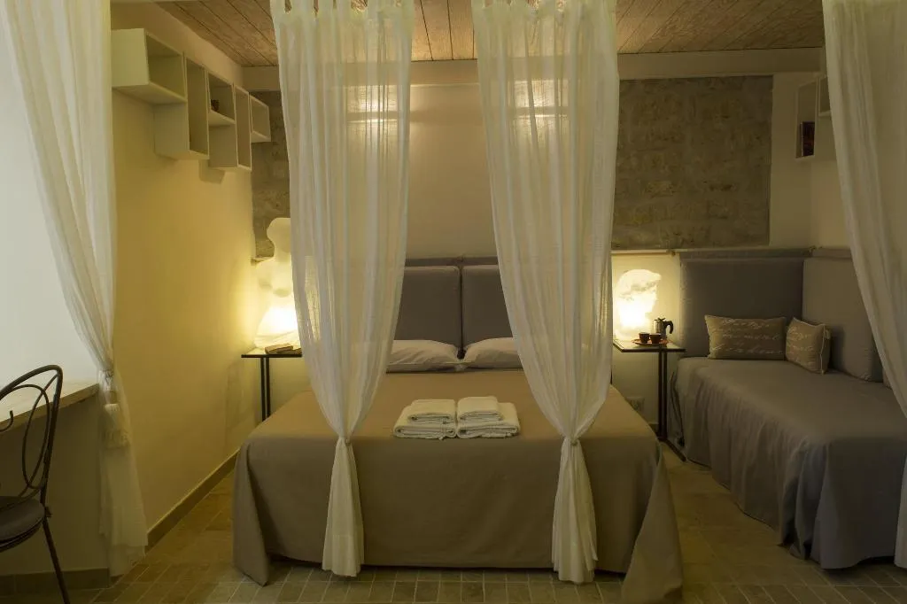Room, Casa Latina B&B, Naples