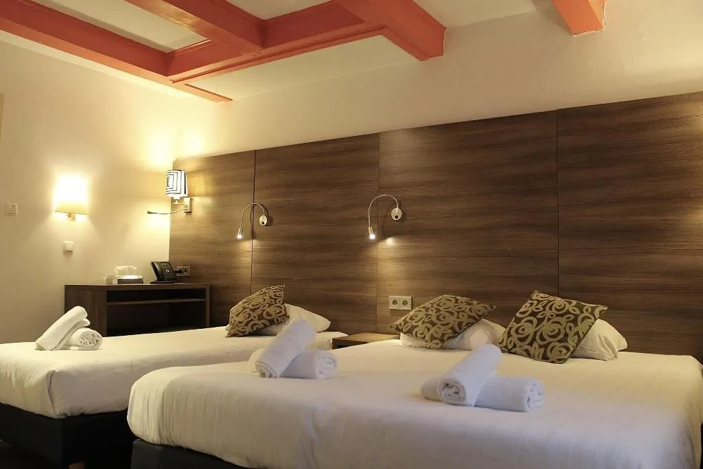 TRIPLE STANDARD Room, ITC Hotel, Amsterdam