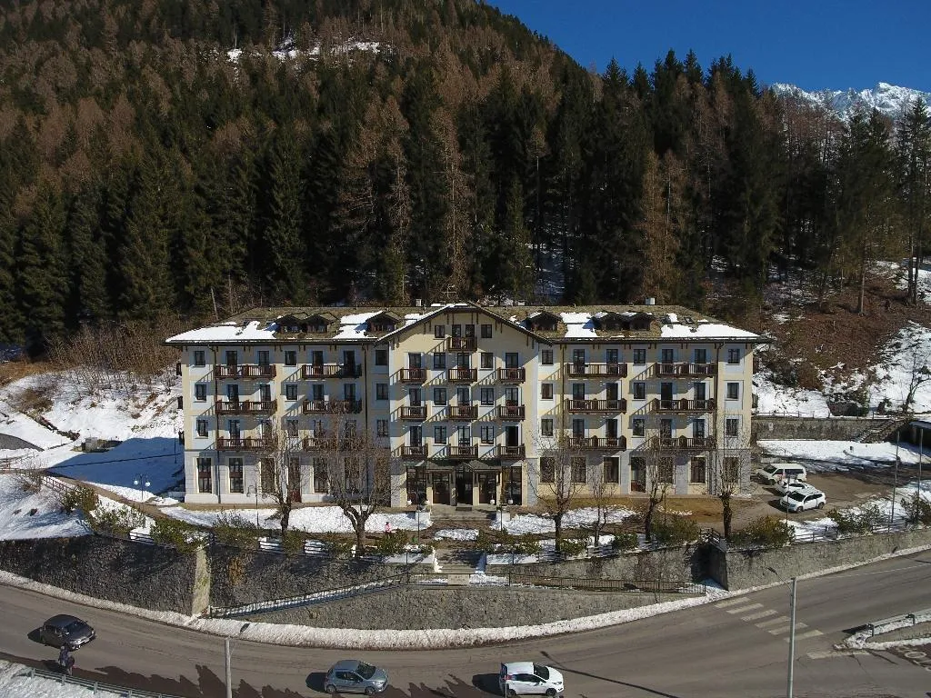 General view, Swadeshi Palace Ponte di Legno Resort, Milan