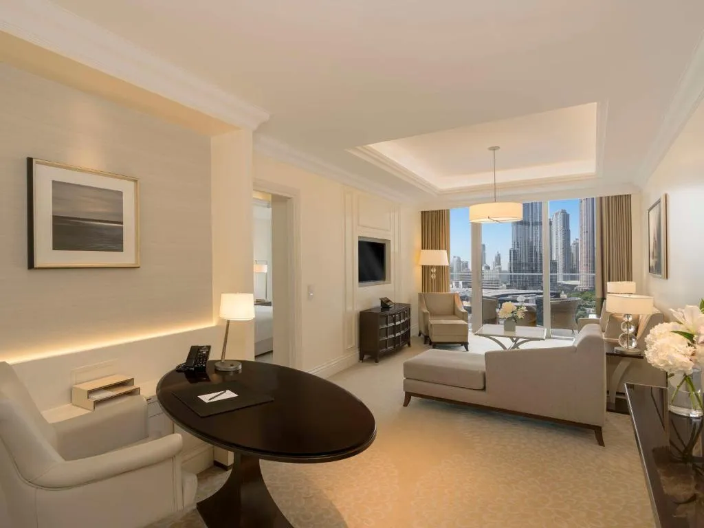 SUITE PREMIER WITH VIEWS Room, Kempinski The Boulevard Dubai, Dubai