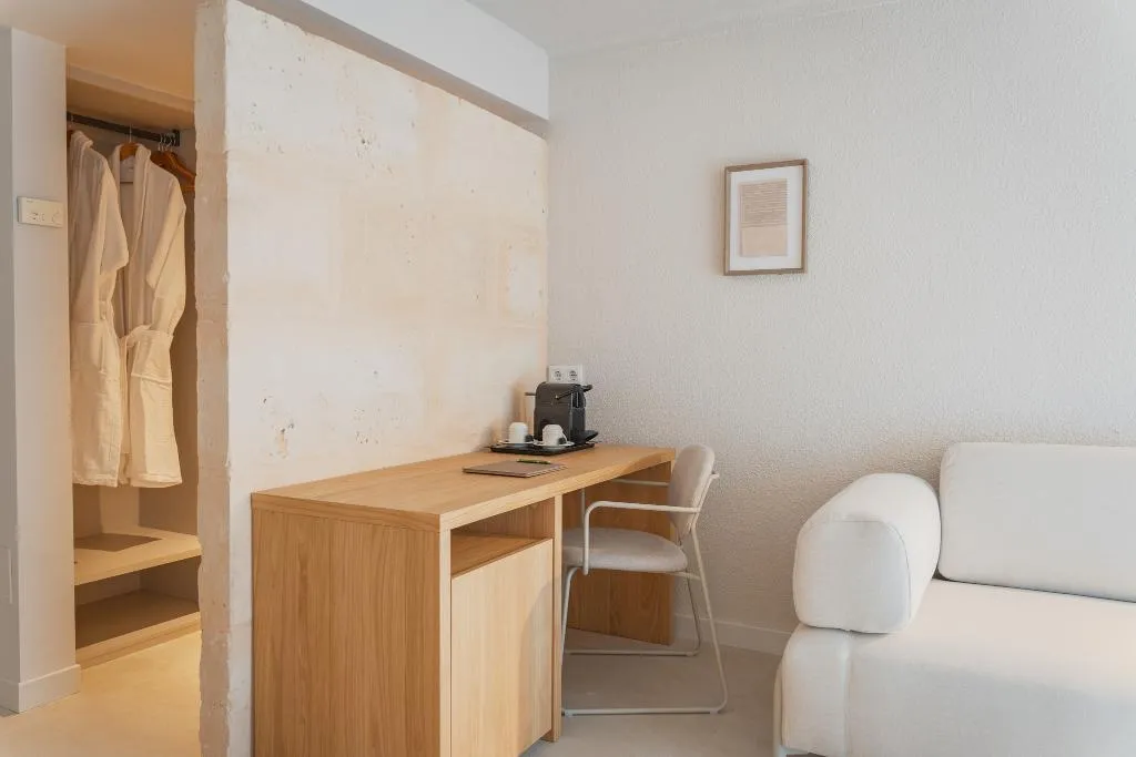 JUNIOR SUITE STANDARD Room, Canyamel Sun Suites, Majorca