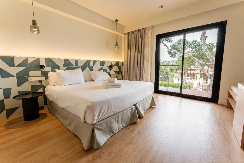 Double or Twin POOL VIEW Room, Hotel Santanyi Port, Majorca