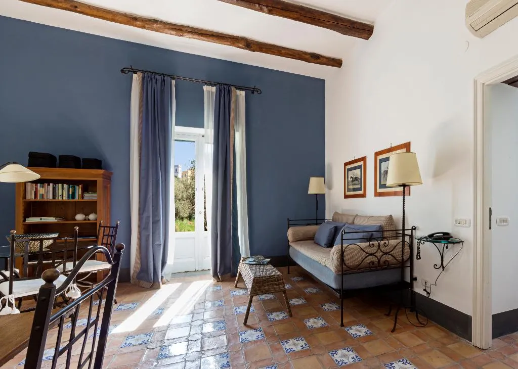 Room, Relais Regina Giovanna, Naples