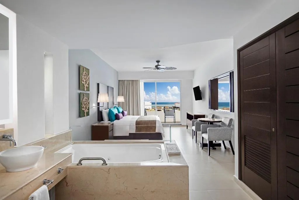 SUITE WITH JACUZZI Room, Ventus at Marina El Cid Spa & Beach Resort, Cancun Area