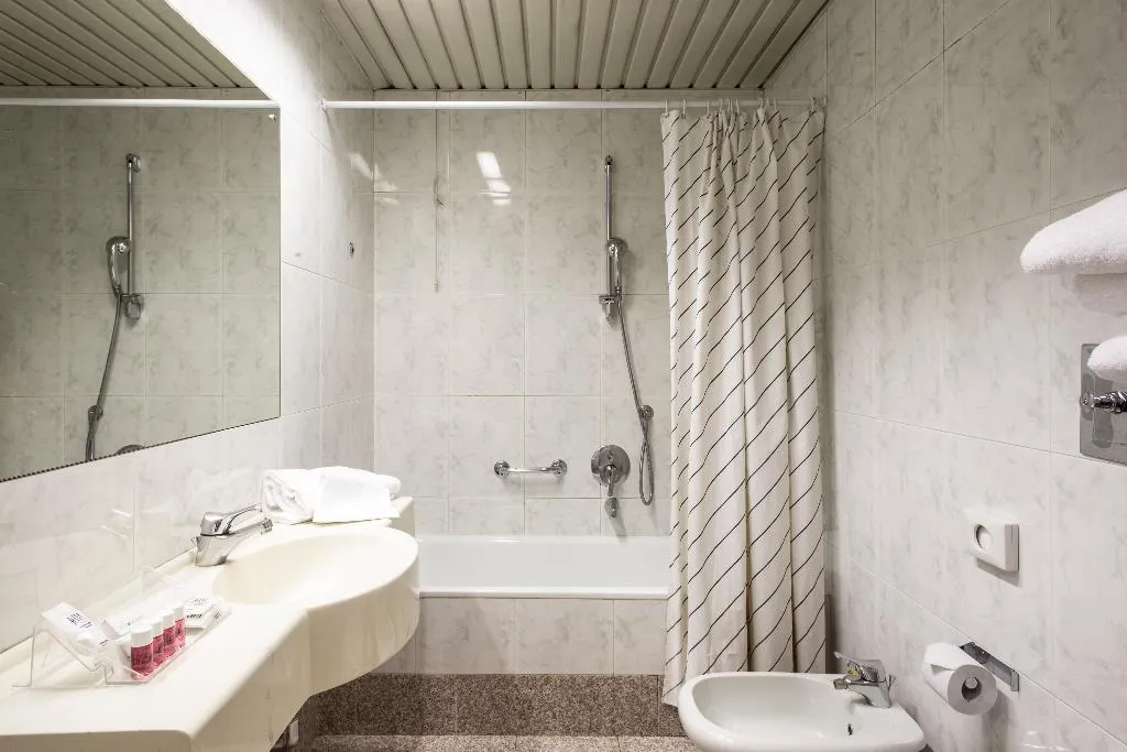 QUADRUPLE STANDARD Room, Mirage, Florence