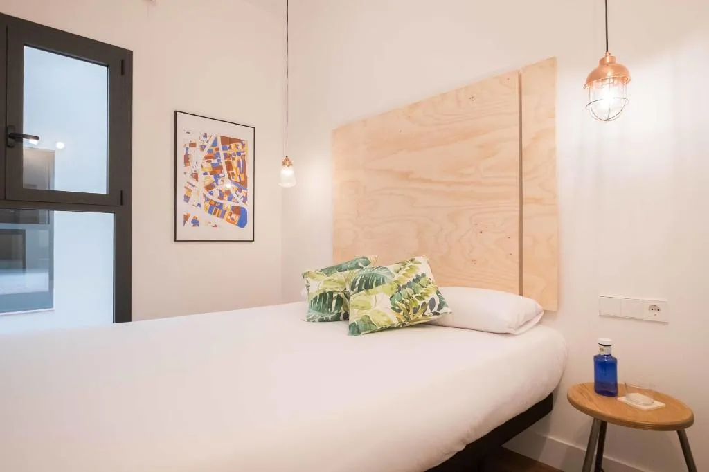 Room, Magatzem 128, Barcelona