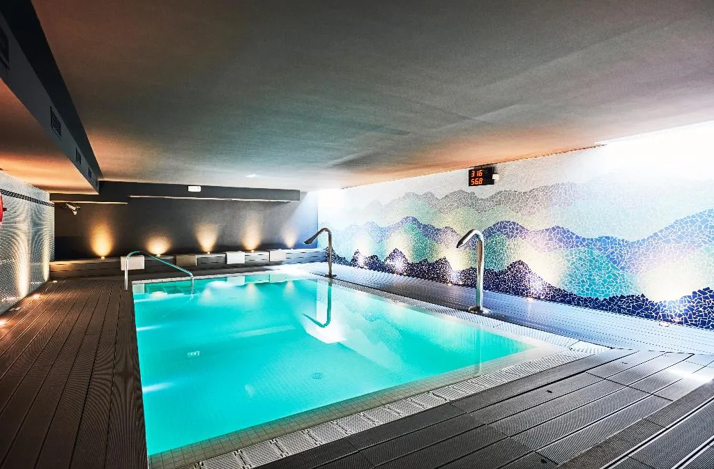Sports and Entertainment, Prestige Victoria, Costa Brava