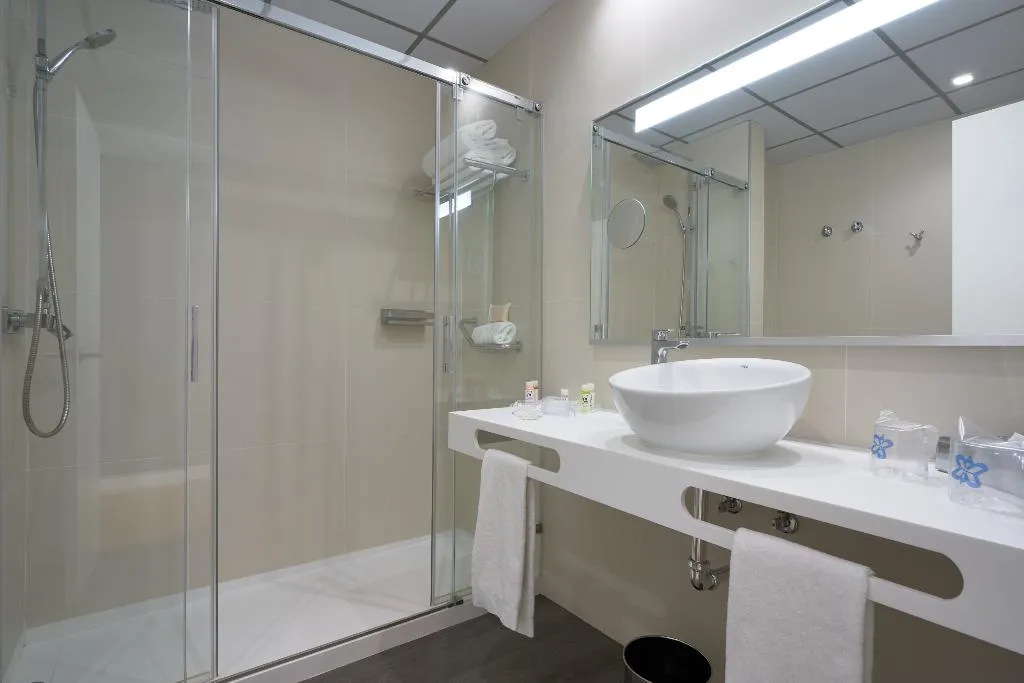 Double or Twin SUPERIOR WITH AIR CONDITIONING Room, Monte Puertatierra, Costa De La Luz