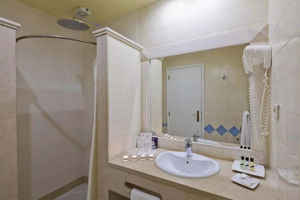 Double or Twin CLASSIC Room, Costa d'Oiro Ambiance Village, Algarve