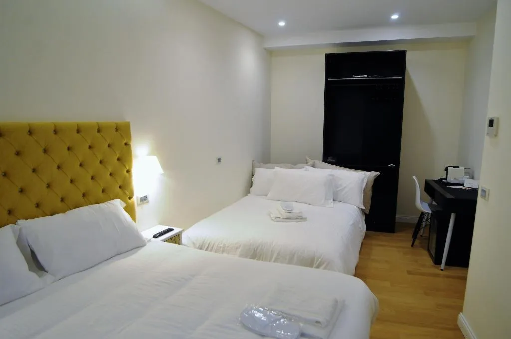 Room, Magia A Trilussa, Rome