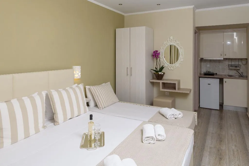 STUDIO DELUXE Room, Ammos Beach & Studios, Thessaloniki