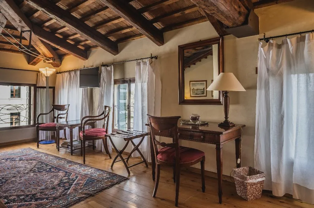 Double or Twin SUPERIOR Room, Le camere di Palazzo Bortolan, Venice