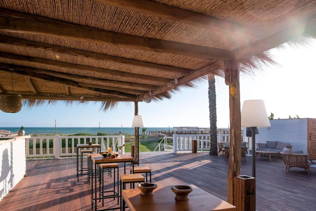 Sports and Entertainment, Cumeja Beach Club & Hotel, Naples